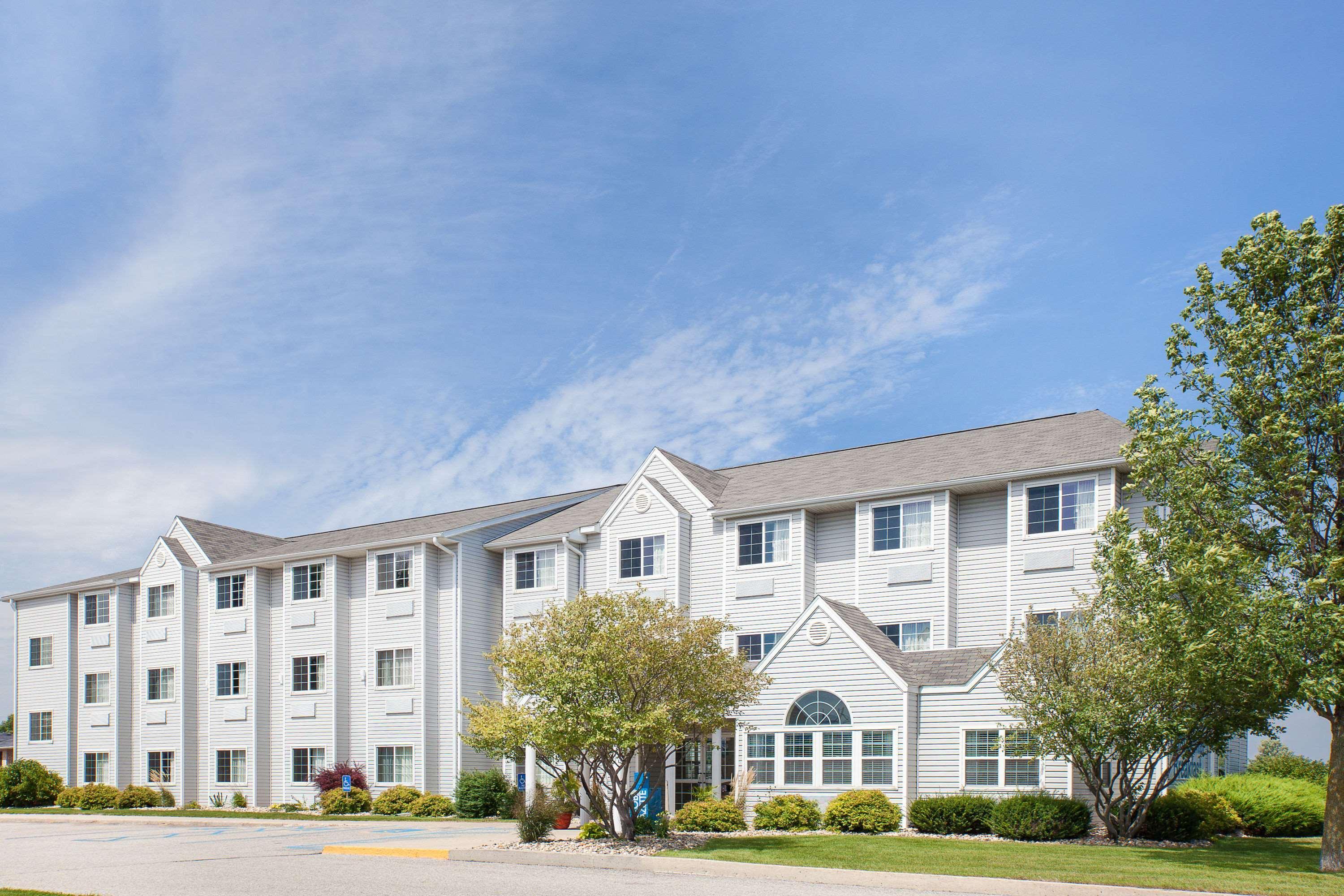 Microtel Inn And Suites Clear Lake Exterior foto
